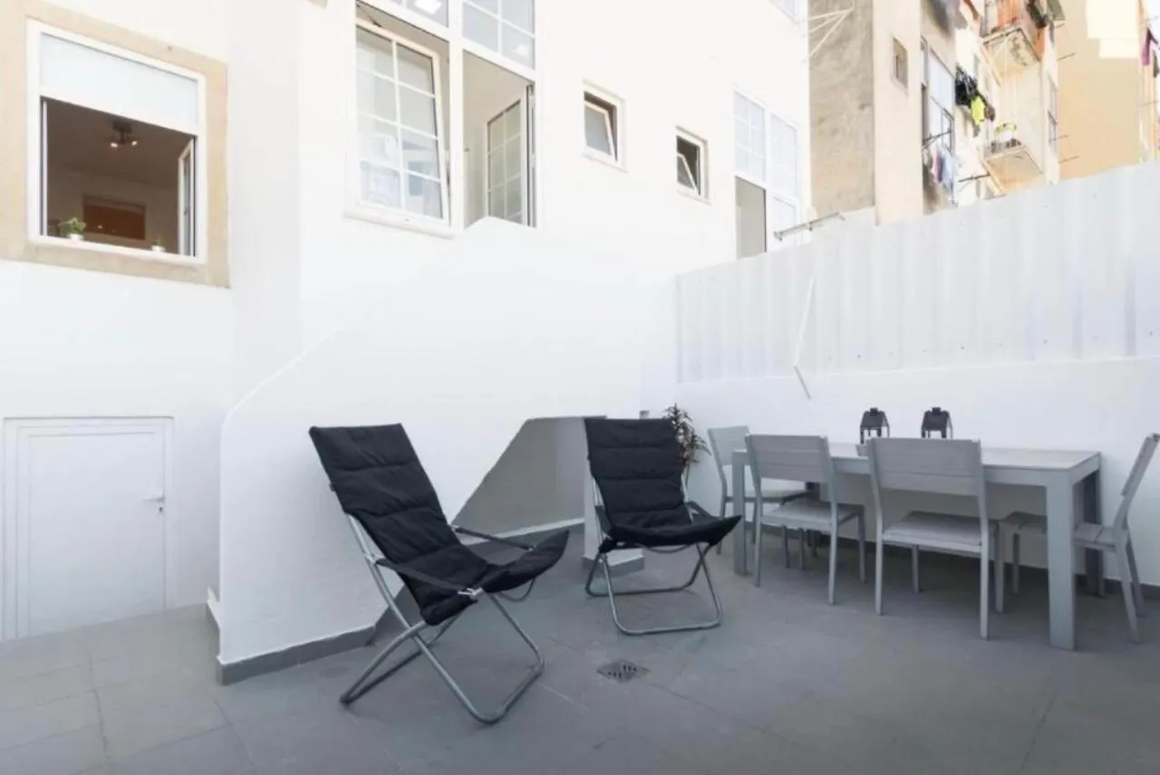 Graca With Terrace In Lisbon Apartment
